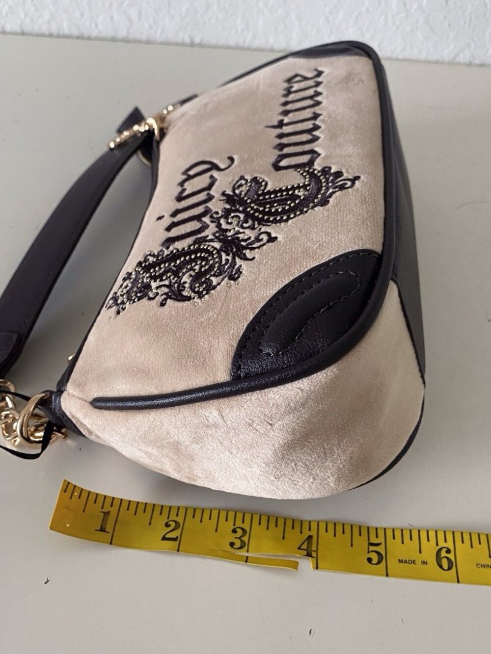 Juicy Couture Juicy Renaissance Shoulder Bag In Buff Beige W/Charm Crown Velvet - Picture 11 of 13